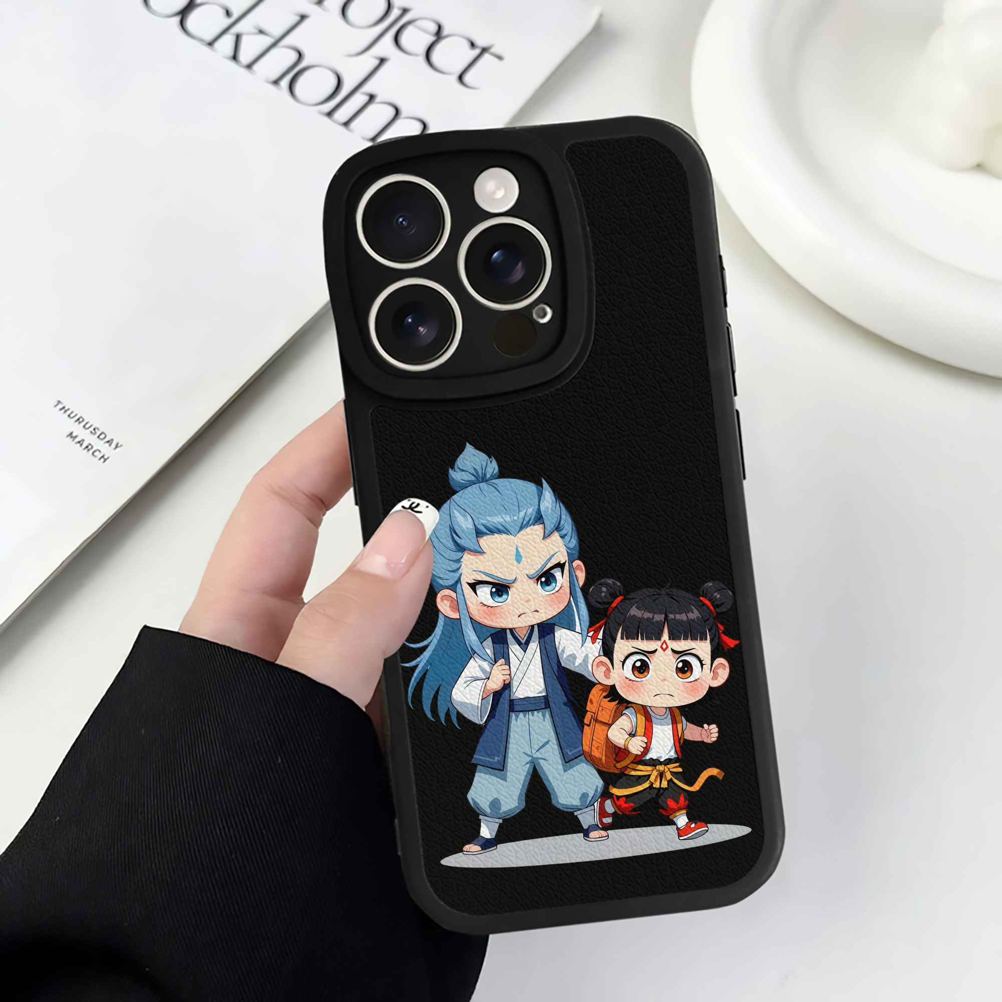 （画像用） Ne Zha 2 ナタ 魔童の大暴れ 【iPhone 16シリーズ対応】シリコンスマホケース（レザー調） 材質：シリコン